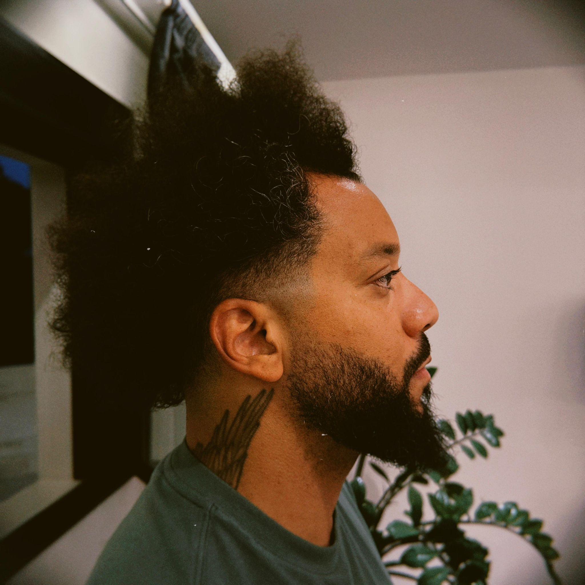 Corte y barba impecable en Madrid con La Pista
